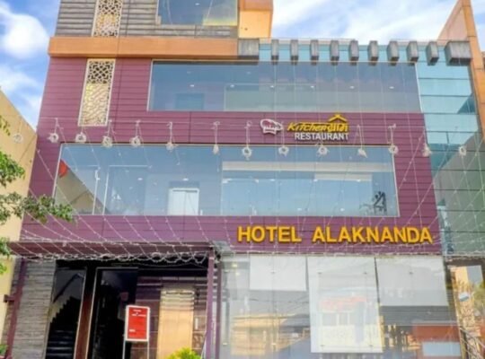 Experience Comfort and Elegance at Hotel Alaknanda in Dehradun