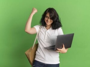 Online Colleges with Free Laptops by Online Masters Colleges