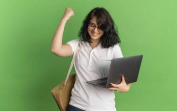 Online Colleges with Free Laptops by Online Masters Colleges