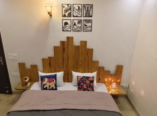 2 Bhk serviced Apartment in kalkaji