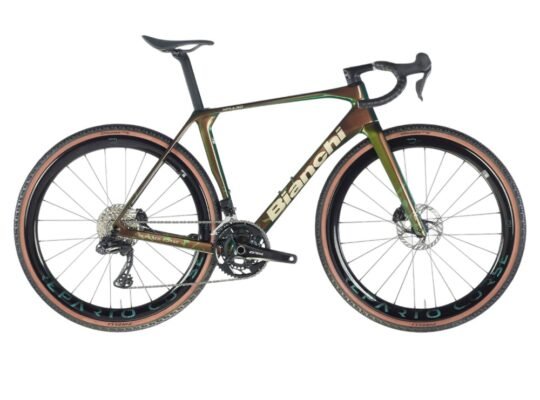 2026 Bianchi Impulso RC Shimano GRX 825 Di2 Carbon Race Gravel Bike (WORLDRACYCLES)