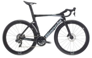 2026 Bianchi Oltre Pro SRAM Force AXS Carbon Aero Road Bike (WORLDRACYCLES)