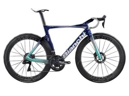 2026 Bianchi Oltre RC Team Replica Bahrain Victorious Carbon Aero Road Bike (WORLDRACYCLES)