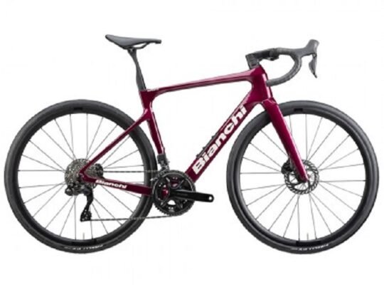 2026 Bianchi Infinito 105 DI2 Road Bike (KINGCYCLESPORT)