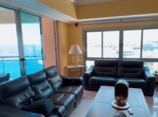 Viva Como Un Rey, Deleitandose Con Su Vista Al Mar, Desde El Piso 26!!!