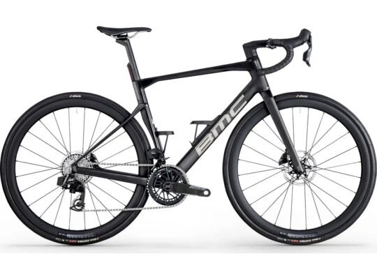 2026 BMC Roadmachine 01 THREE (WIEKBIKE)