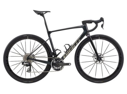 2026 Giant Defy Advanced SL 0 Endurance Road Bike (MONKEYCYCLESHOP)